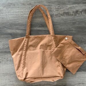 BAGGU Tan Women's Tote Bag with clutch